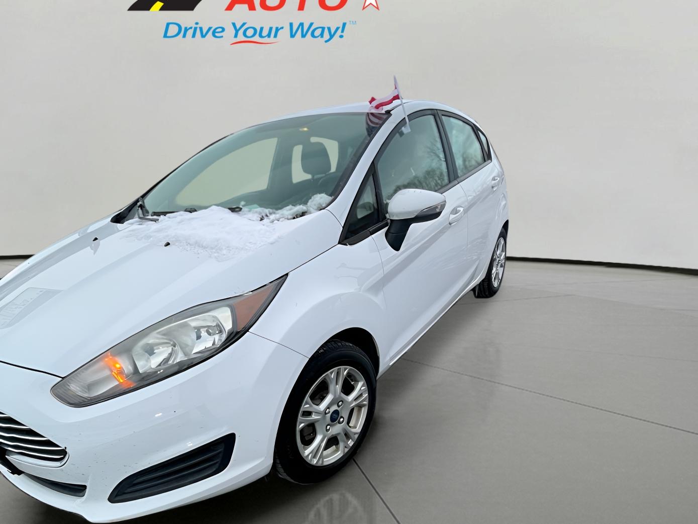 2016 Ford Fiesta SE's photo