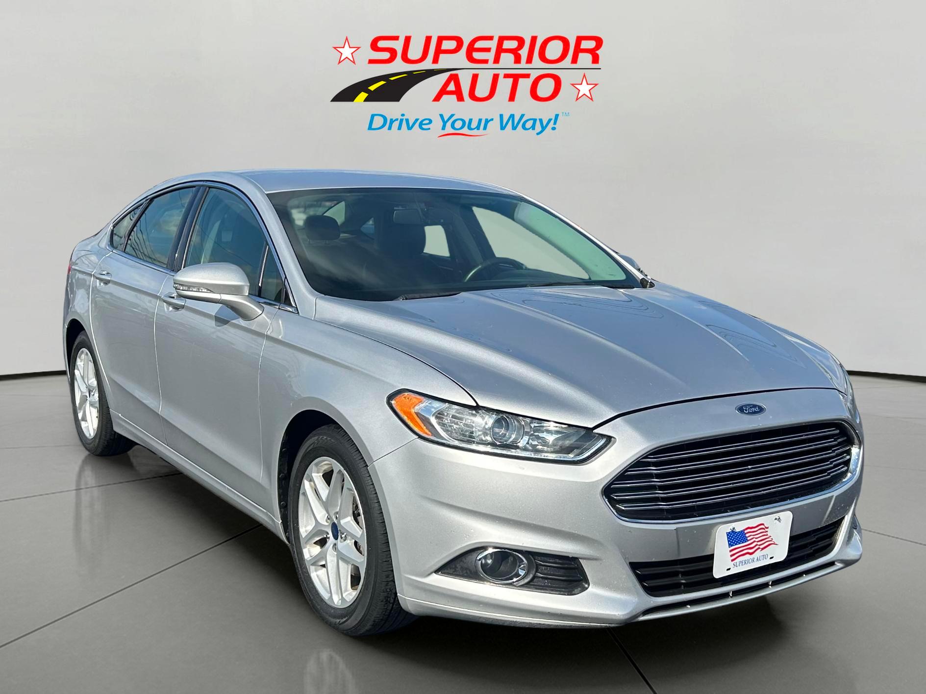 2016 Ford Fusion SE photo 2