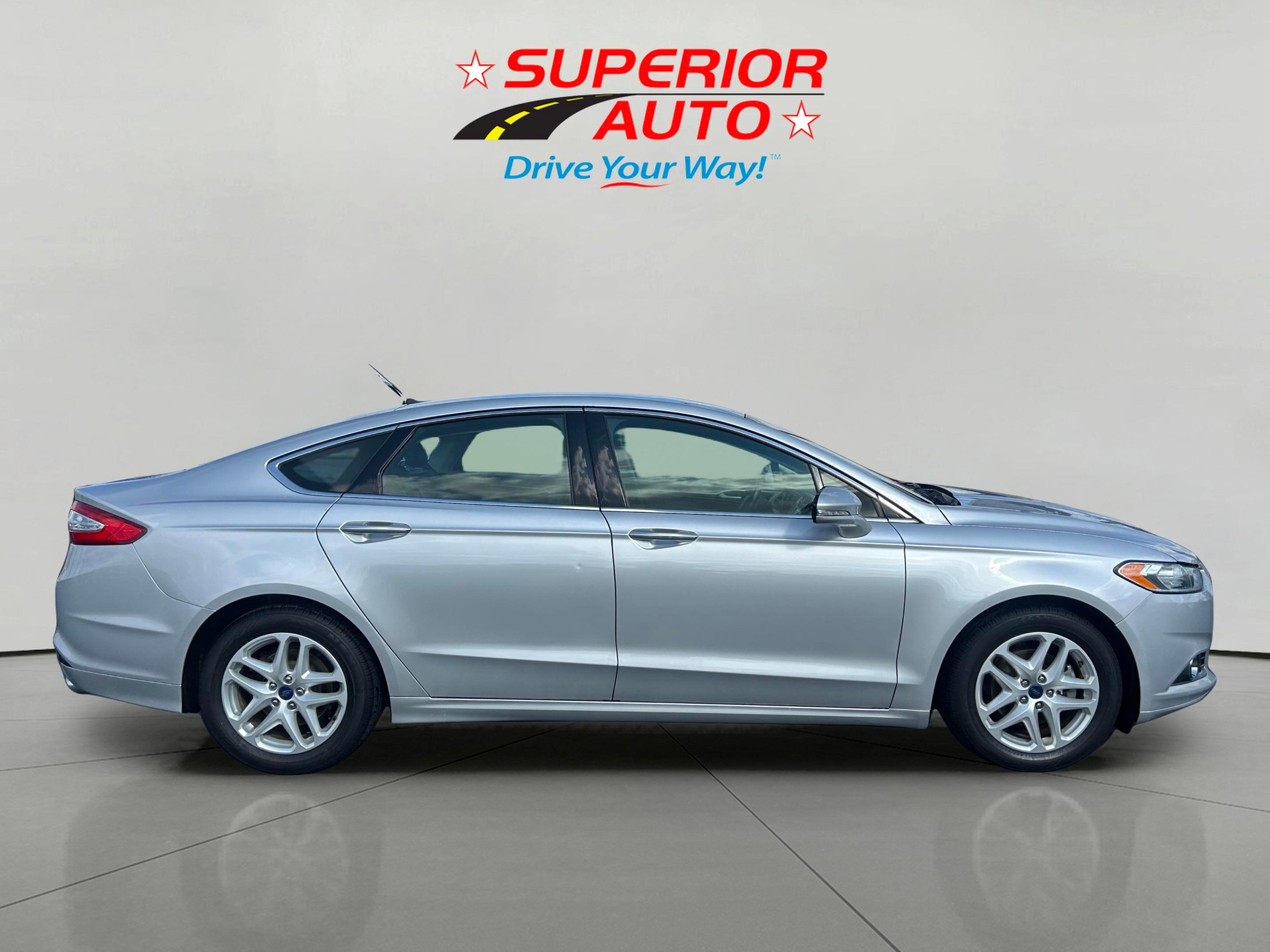 2016 Ford Fusion SE photo 3