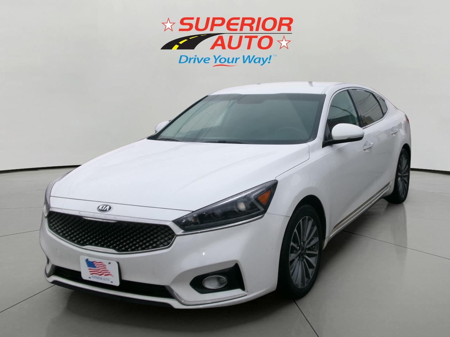 2017 Kia Cadenza Premium's photo