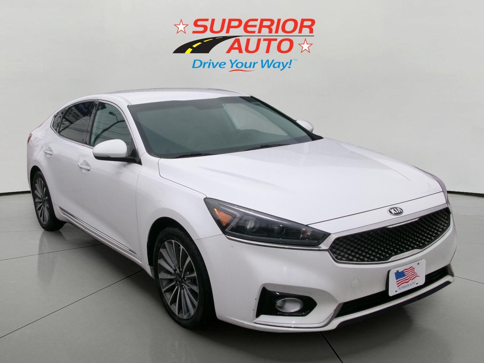 2017 Kia Cadenza Premium Technology Limited photo 2