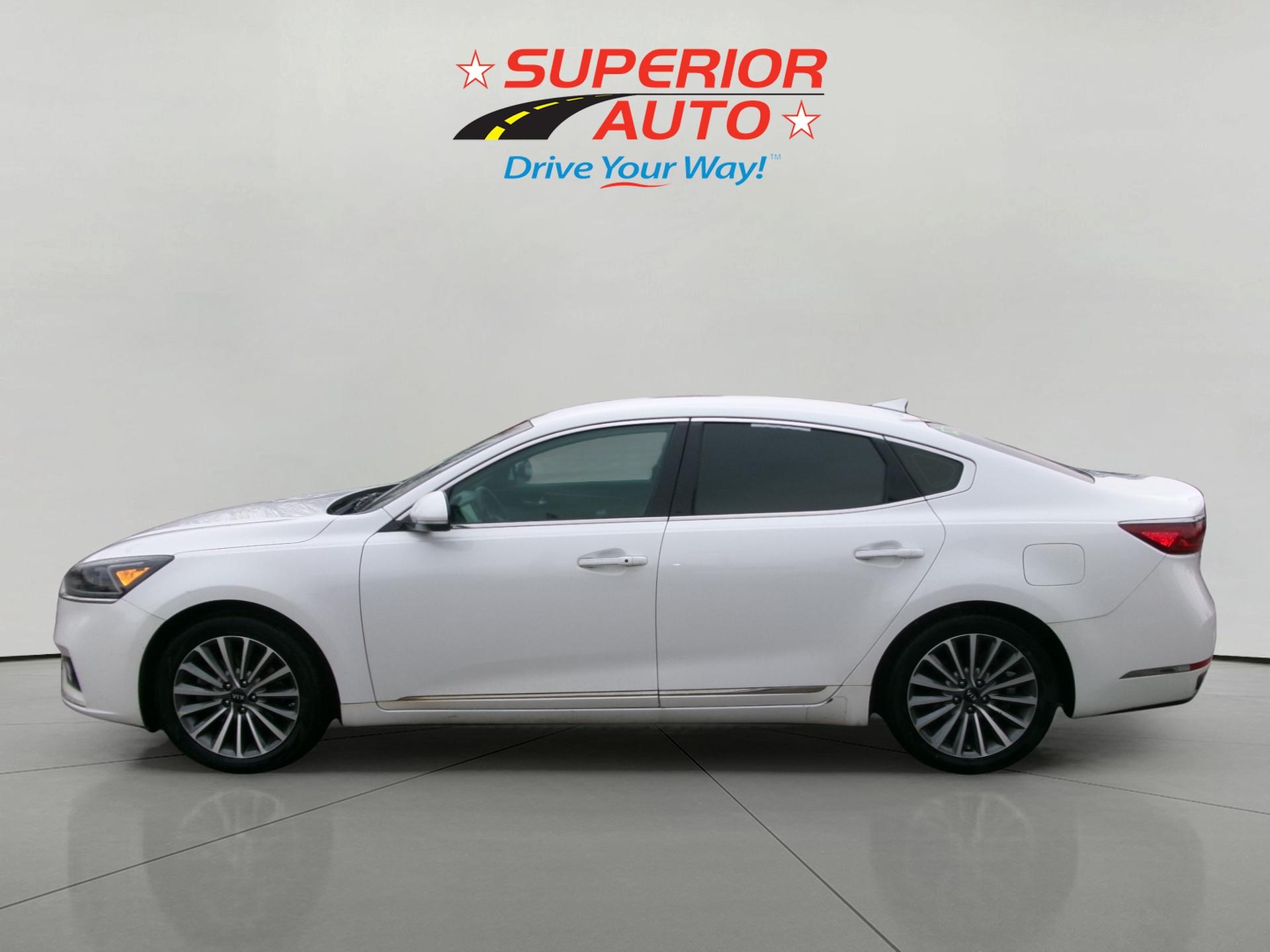 2017 Kia Cadenza Premium Technology Limited photo 3