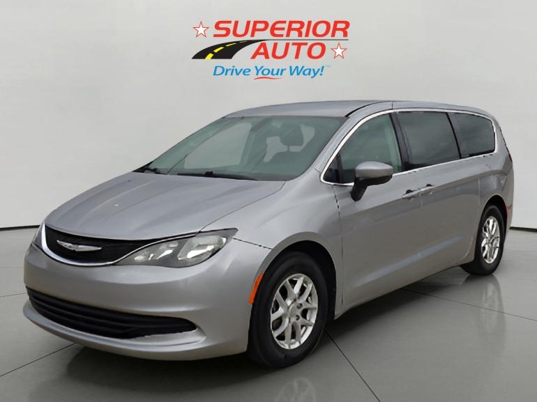 2017 Chrysler Pacifica Touring's photo