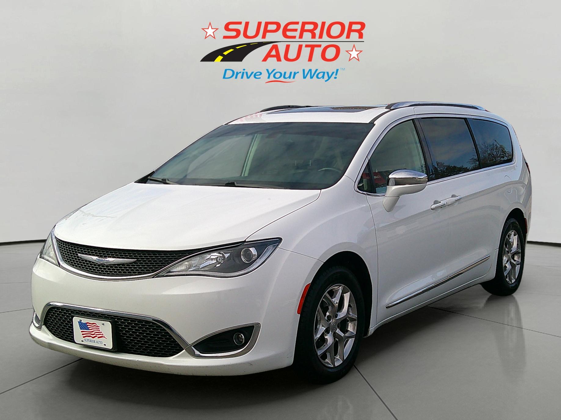 2018 Chrysler Pacifica Limited's photo