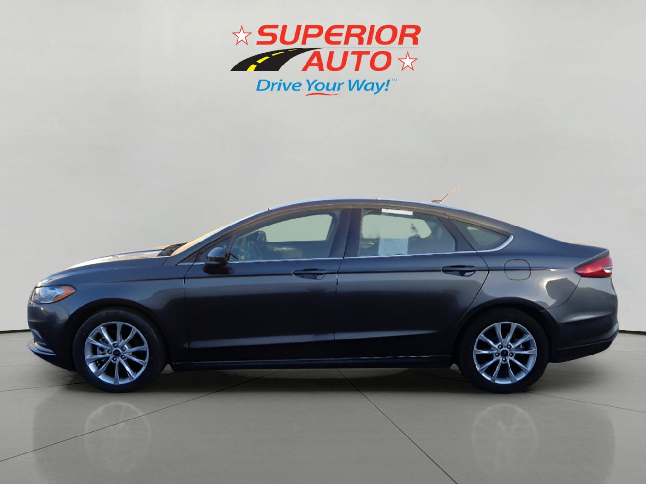 2017 Ford Fusion SE photo 2