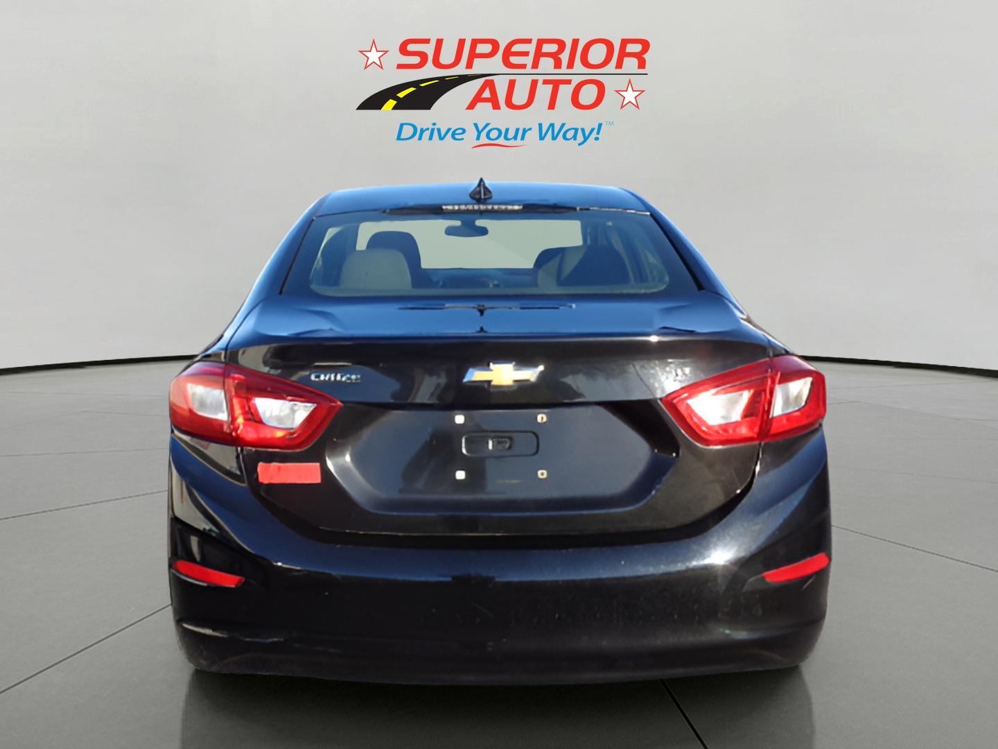 2018 Chevrolet Cruze LT photo 4