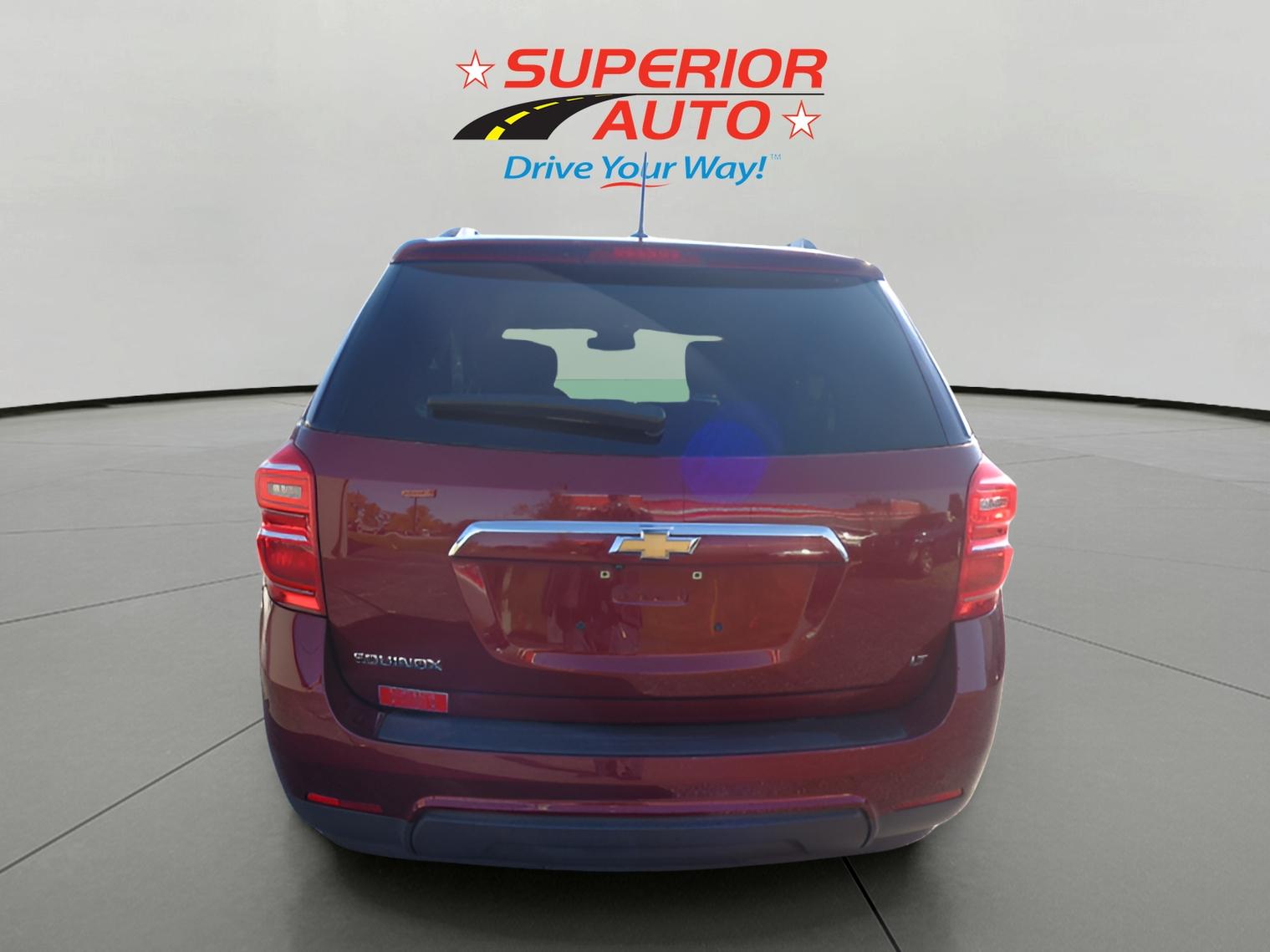 2017 Chevrolet Equinox LT photo 2