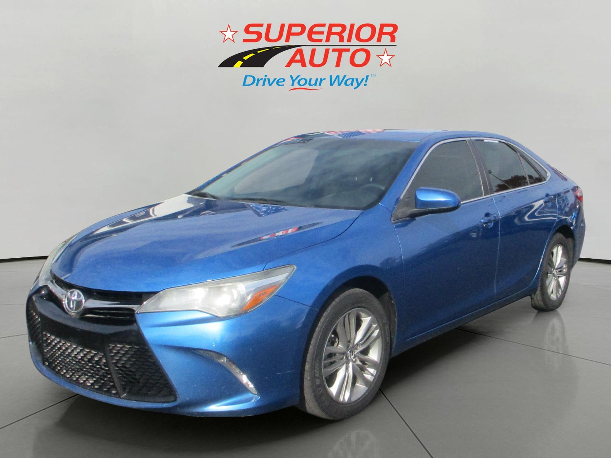 2017 Toyota Camry SE's photo