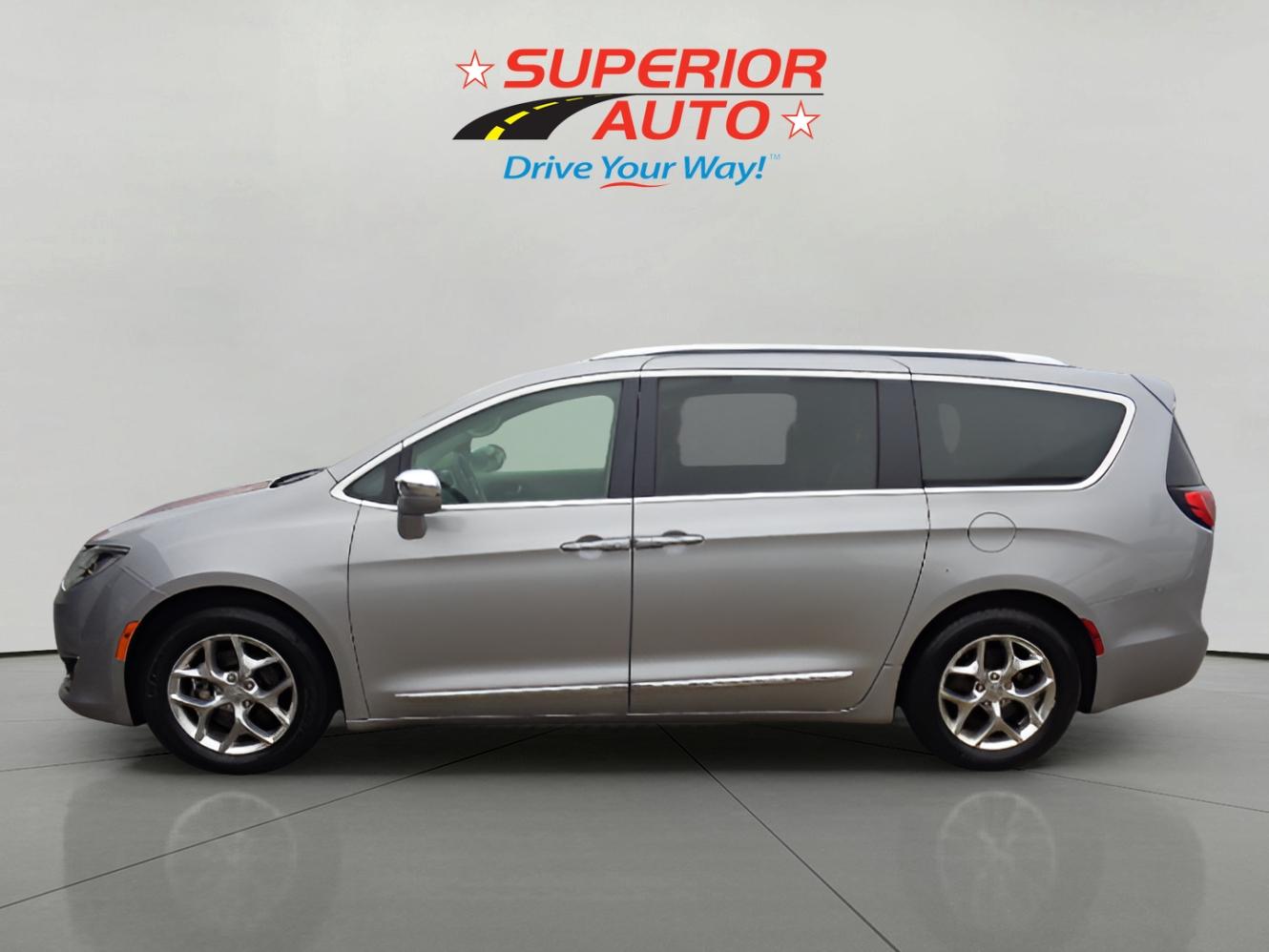 2018 Chrysler Pacifica Limited photo 3