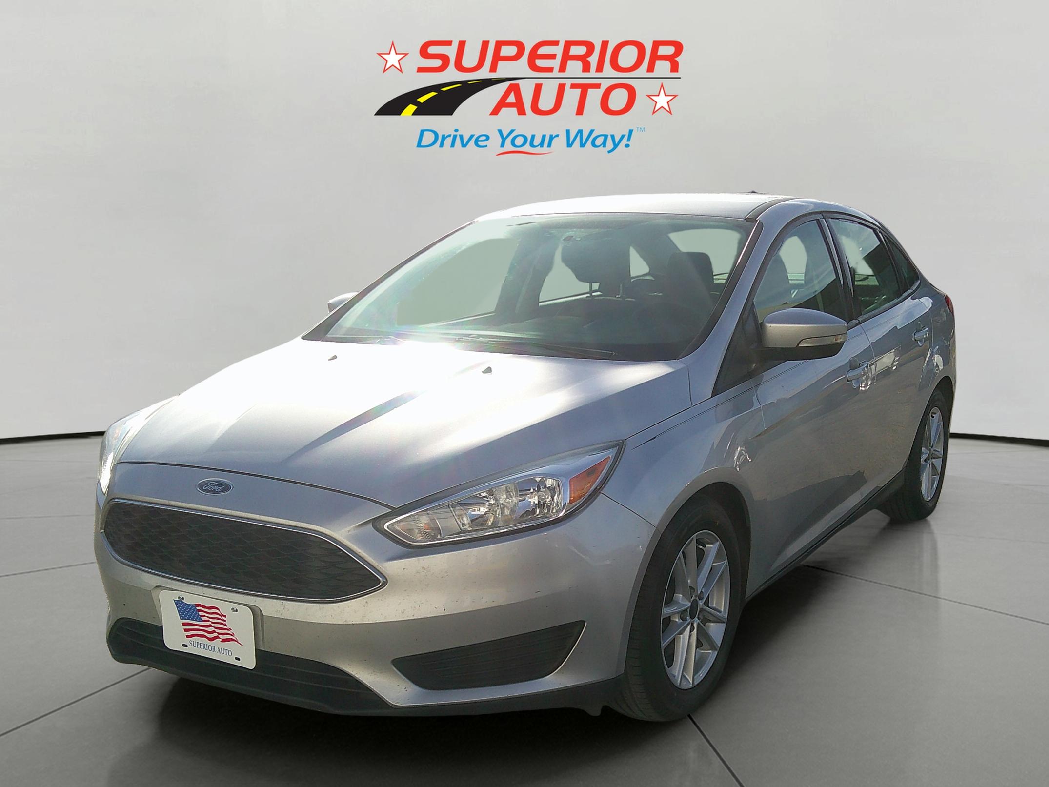 2016 Ford Focus SE's photo