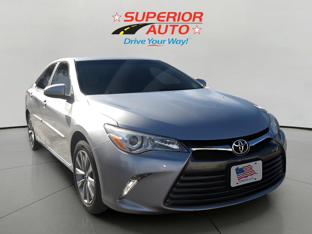 2017 Toyota Camry XLE XSE photo 2