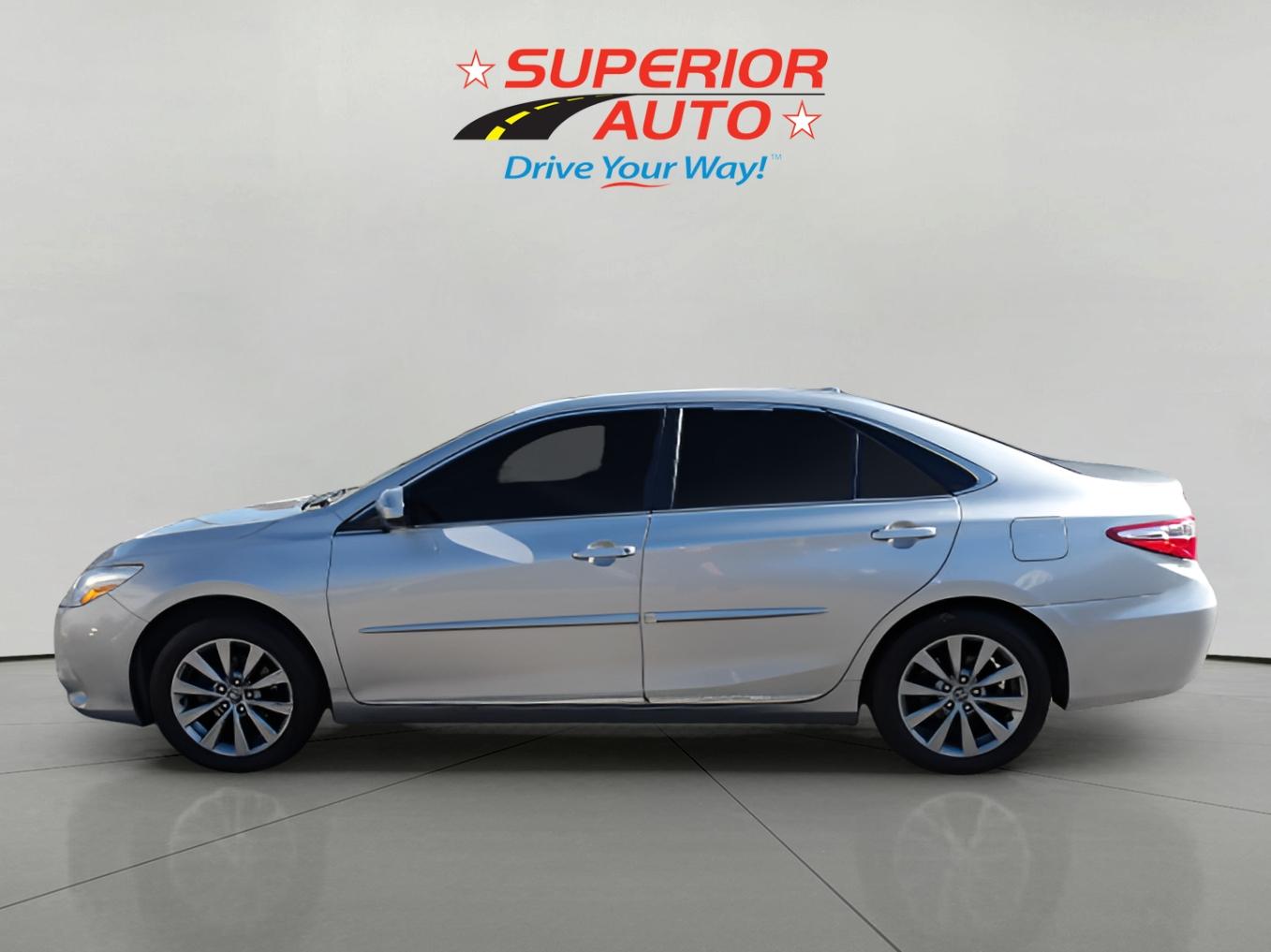 2017 Toyota Camry XLE XSE photo 3