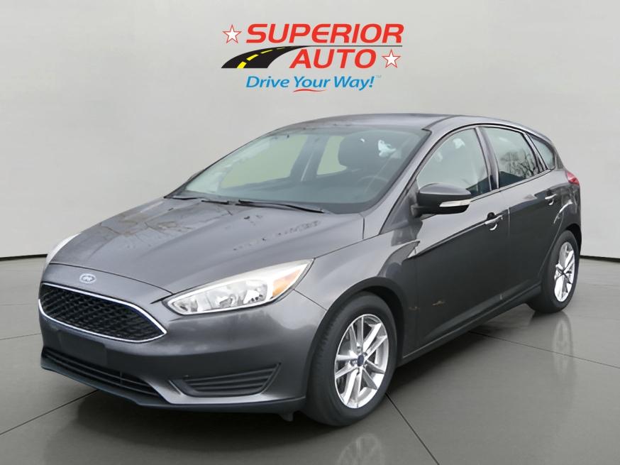 2016 Ford Focus SE's photo