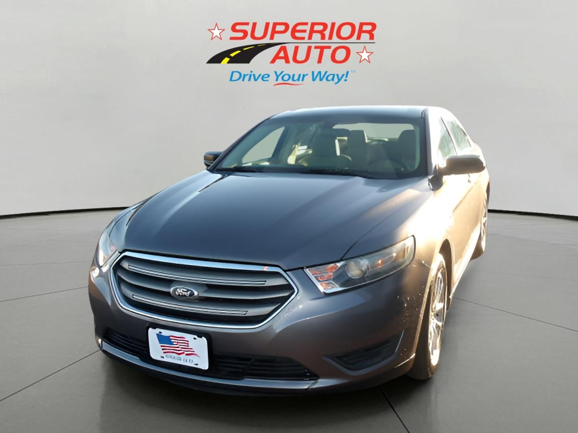 2013 Ford Taurus SE's photo
