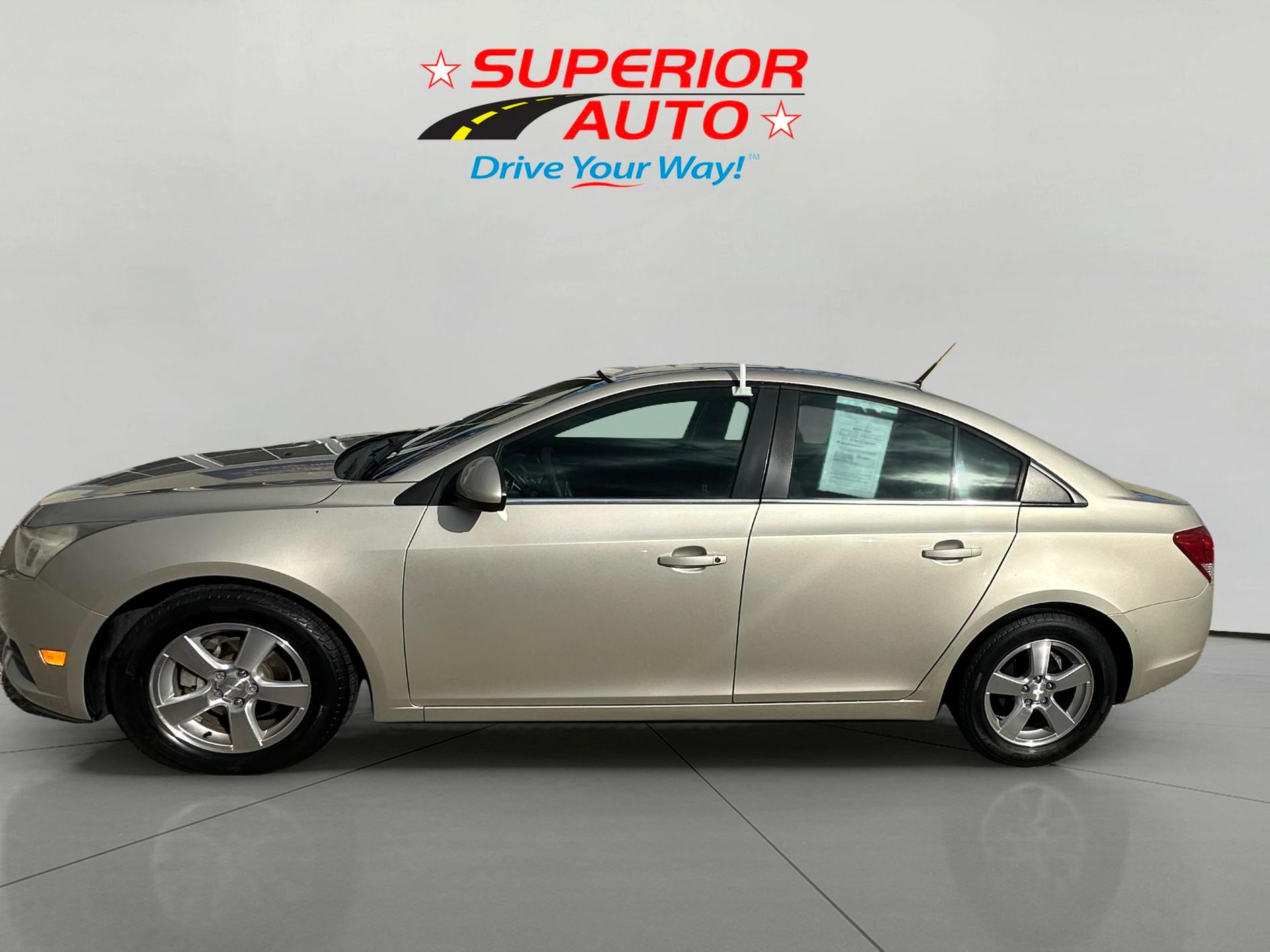 2014 Chevrolet Cruze photo 2