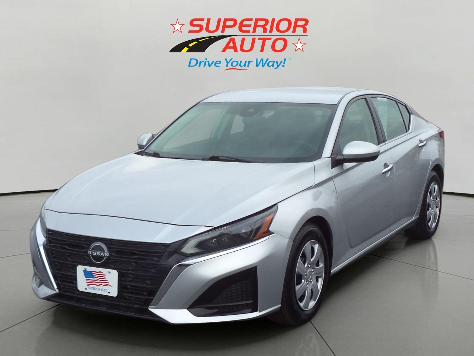 2023 Nissan Altima S's photo