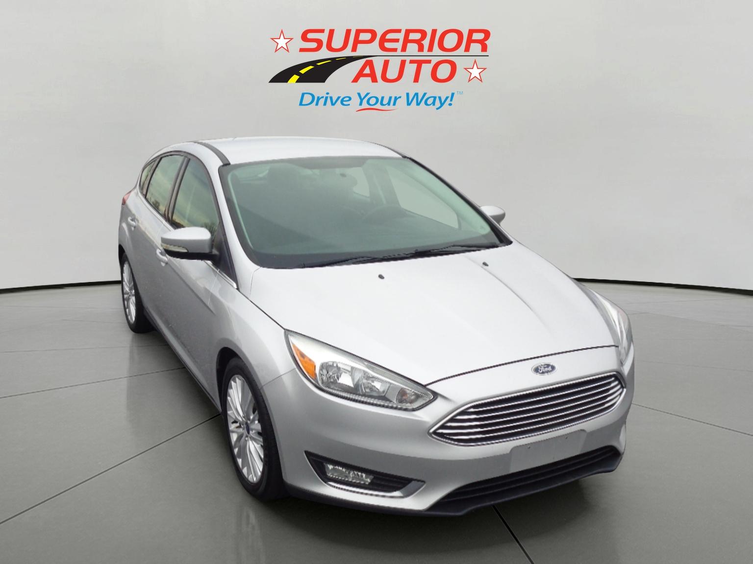 2015 Ford Focus Titanium photo 2