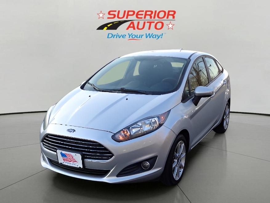 2015 Ford Fiesta SE's photo
