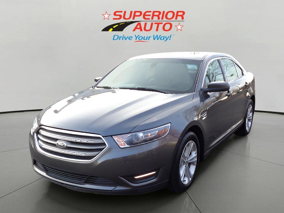 2015 Ford Taurus SEL's photo