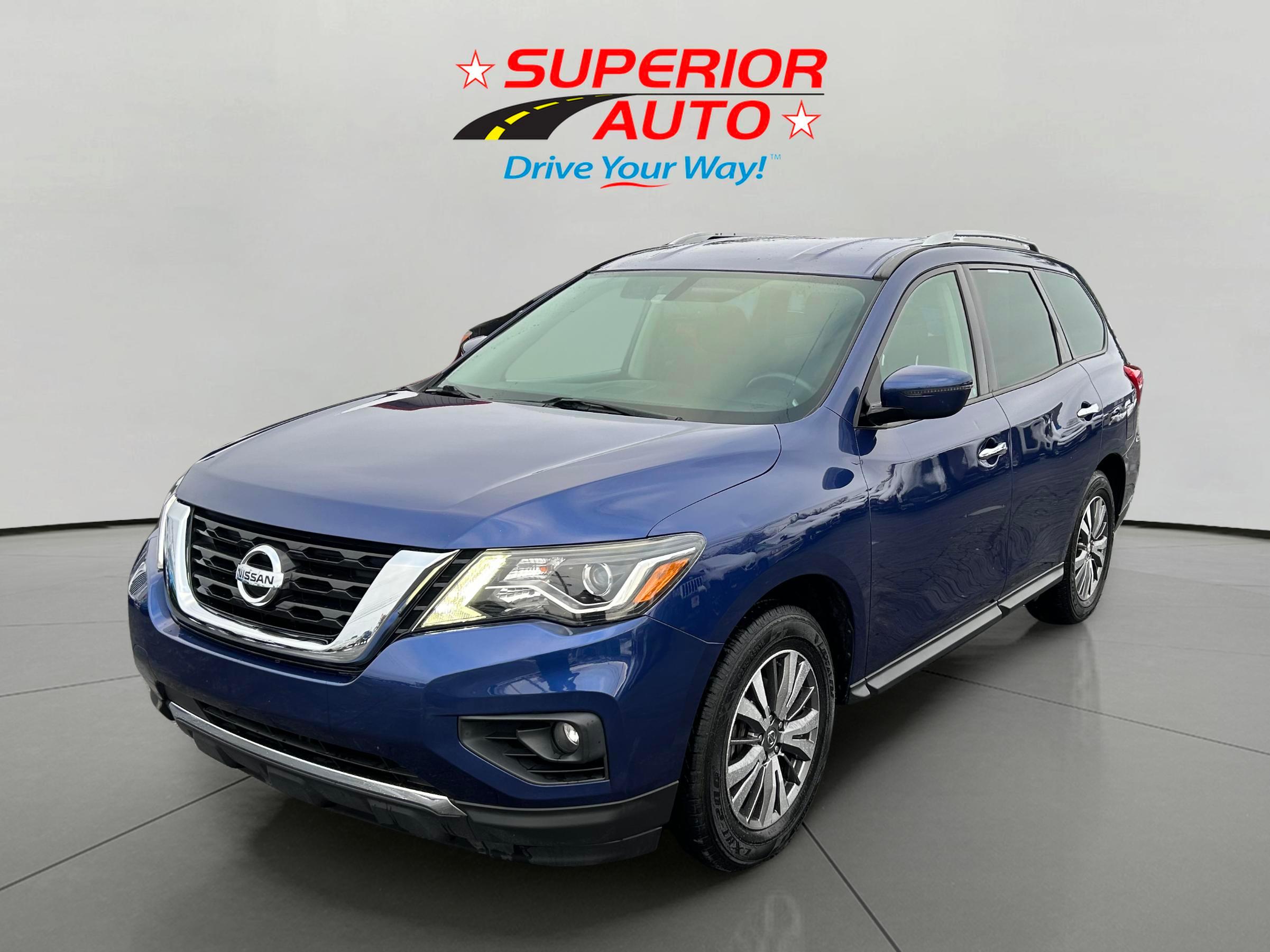 2020 Nissan Pathfinder SV's photo