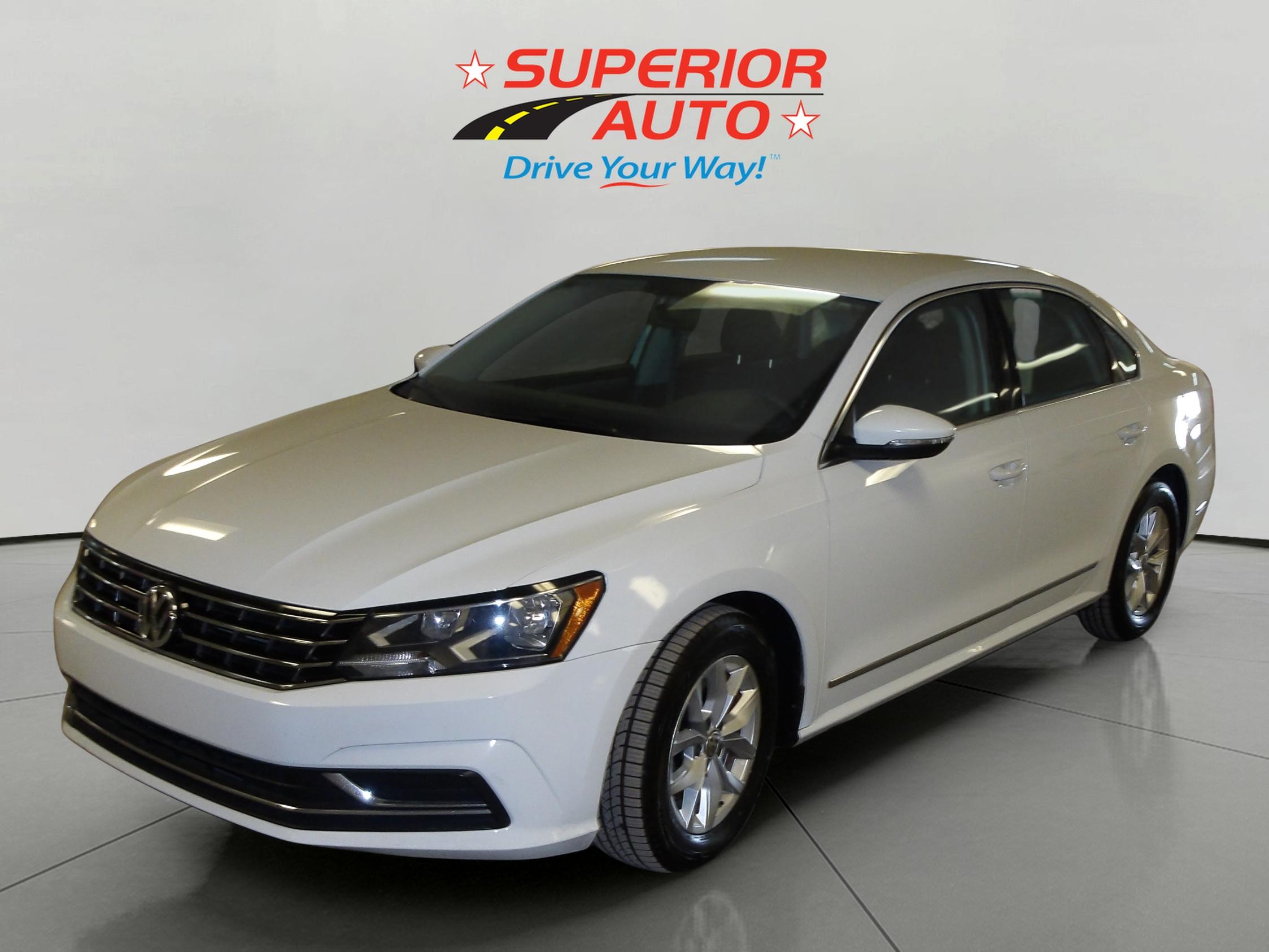 2016 Volkswagen Passat R-Line's photo