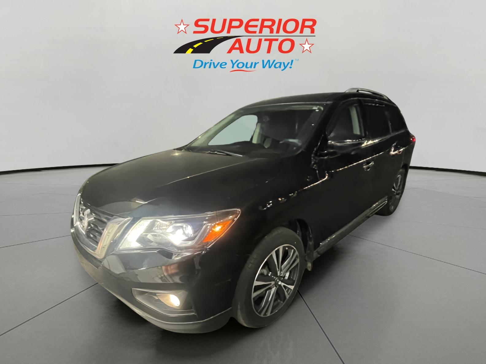 2019 Nissan Pathfinder Platinum's photo