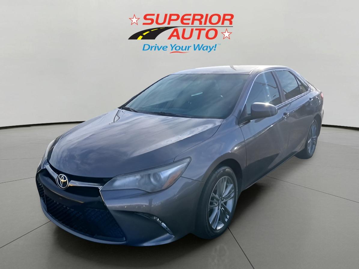 2017 Toyota Camry SE's photo