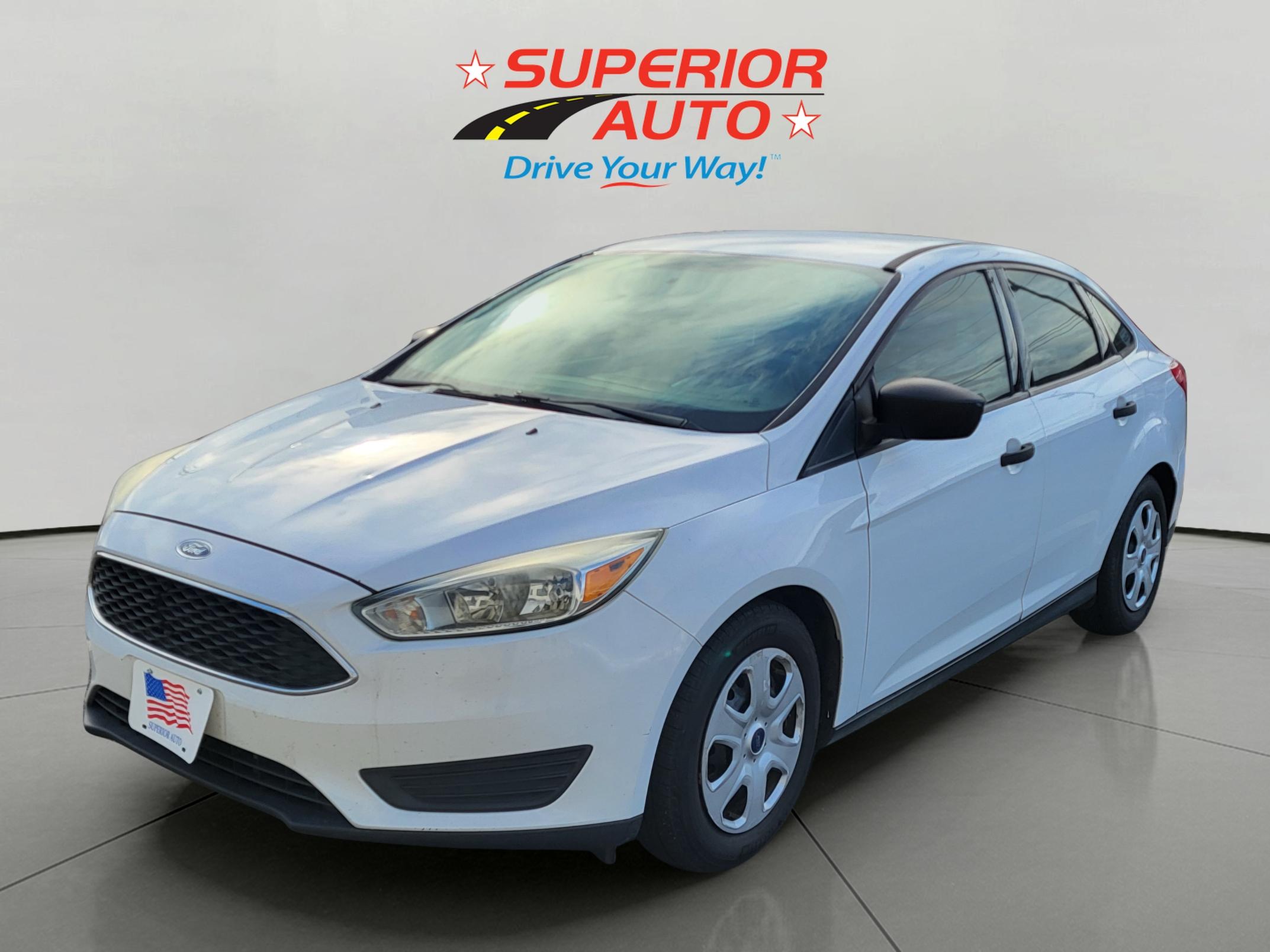 2015 Ford Focus S's photo