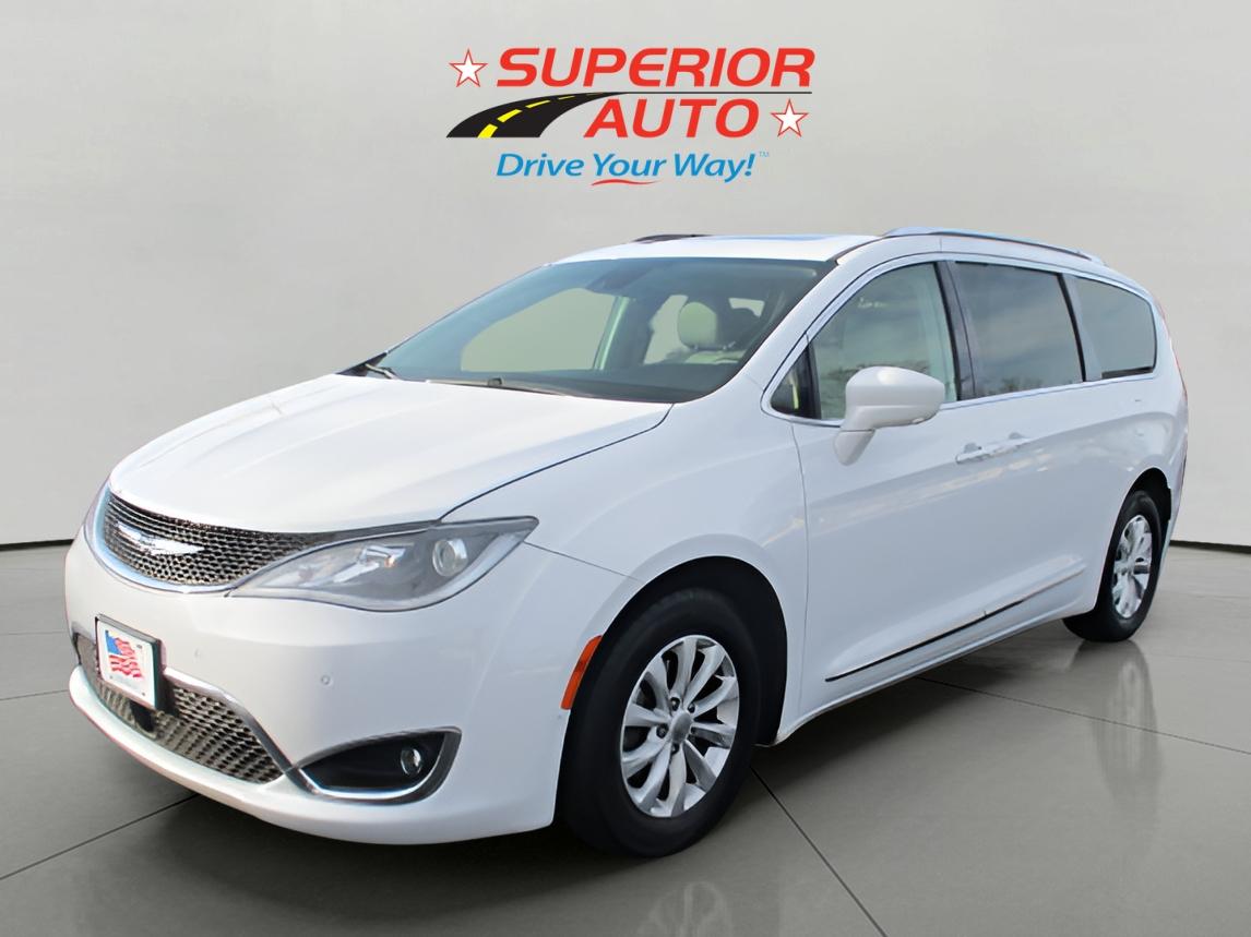 2018 Chrysler Pacifica Touring L Plus's photo