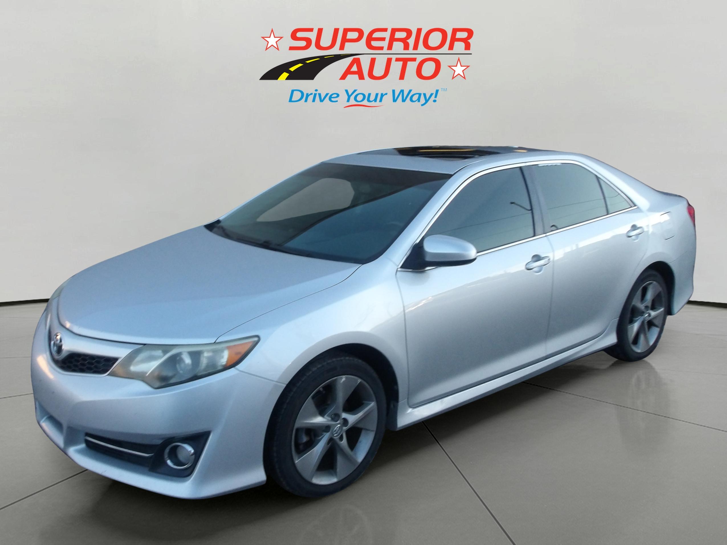 2013 Toyota Camry SE's photo