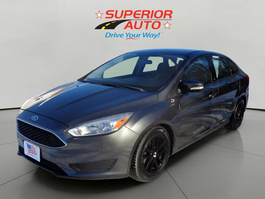 2016 Ford Focus SE's photo