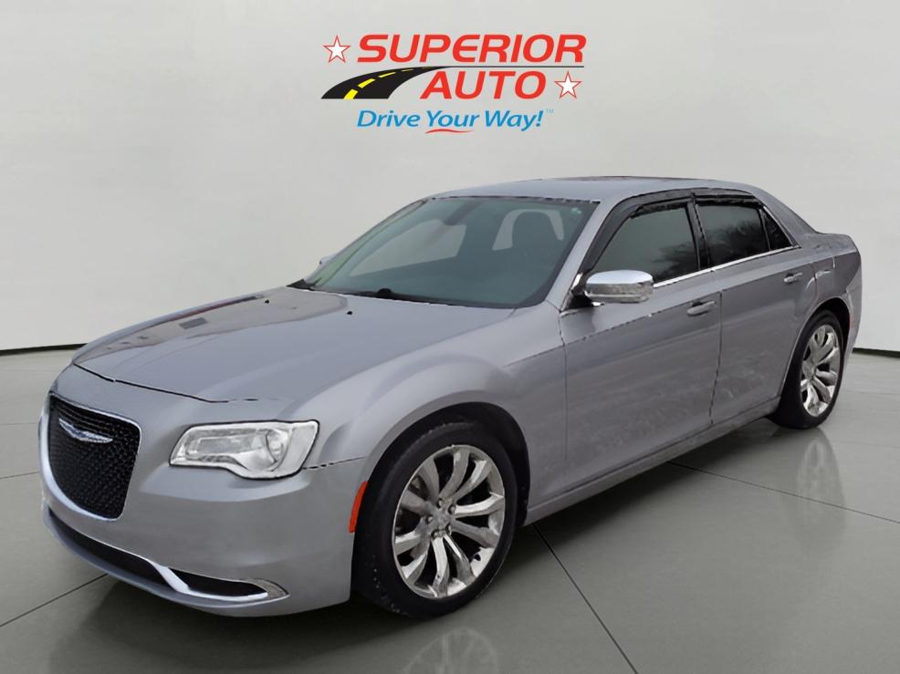 2018 Chrysler 300 Touring's photo