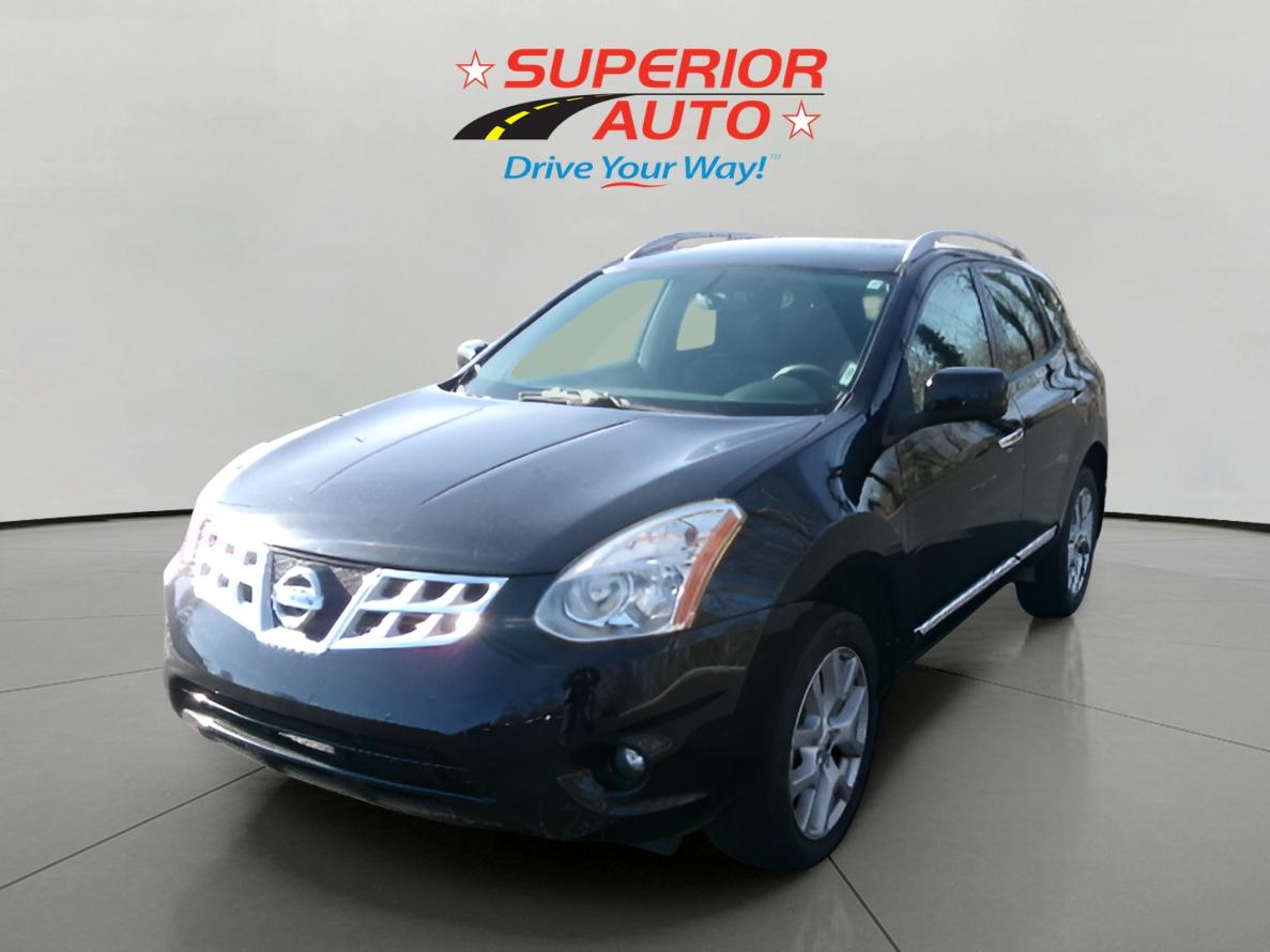 2013 Nissan Rogue SV's photo