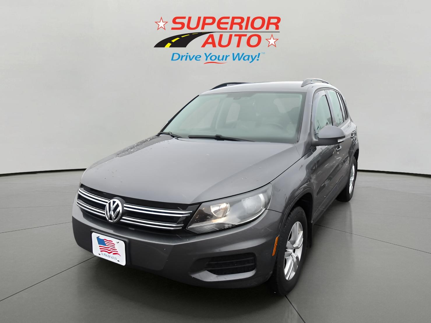 2016 Volkswagen Tiguan S's photo